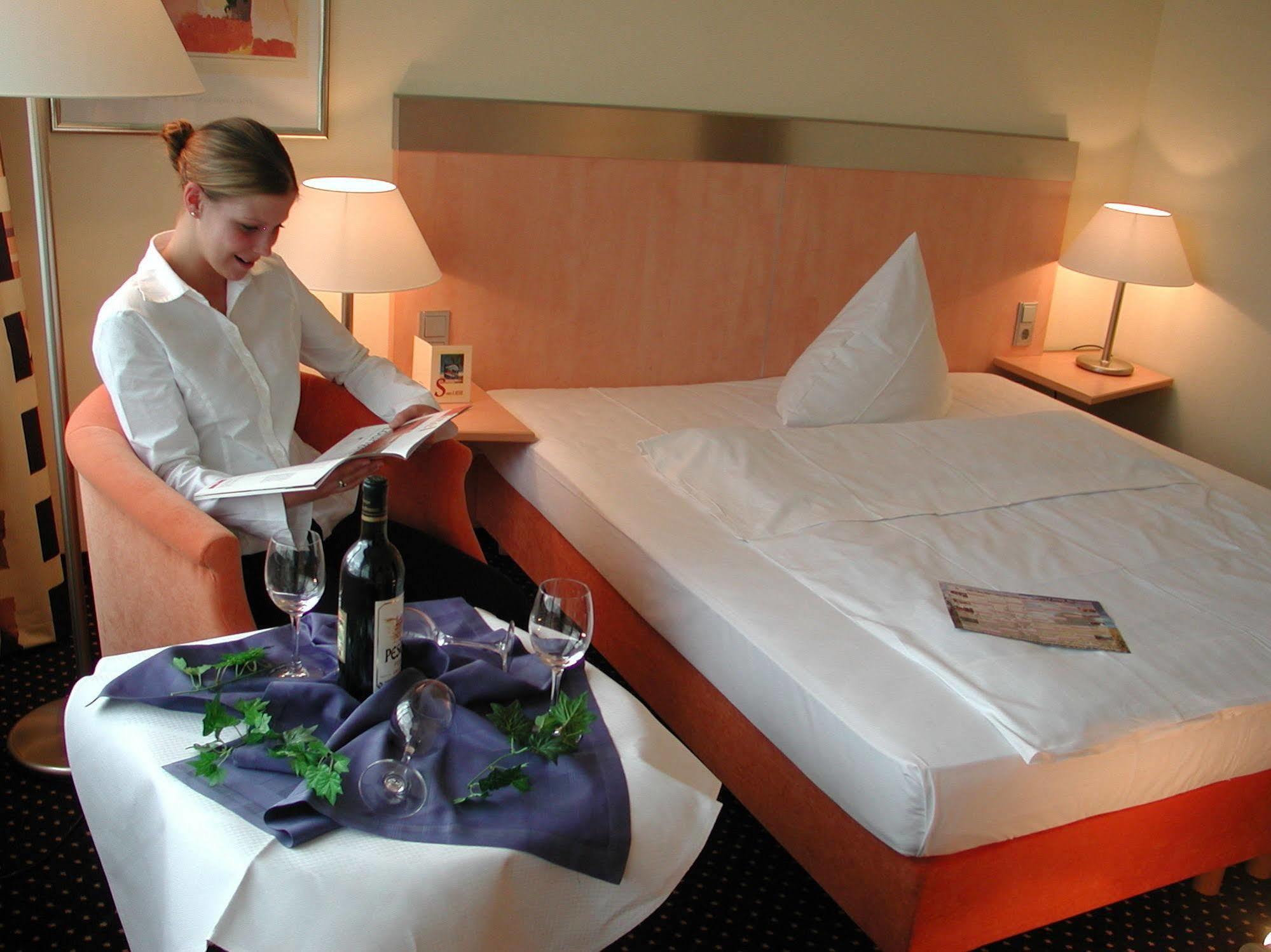 Hotel Central Frankenthal  Esterno foto